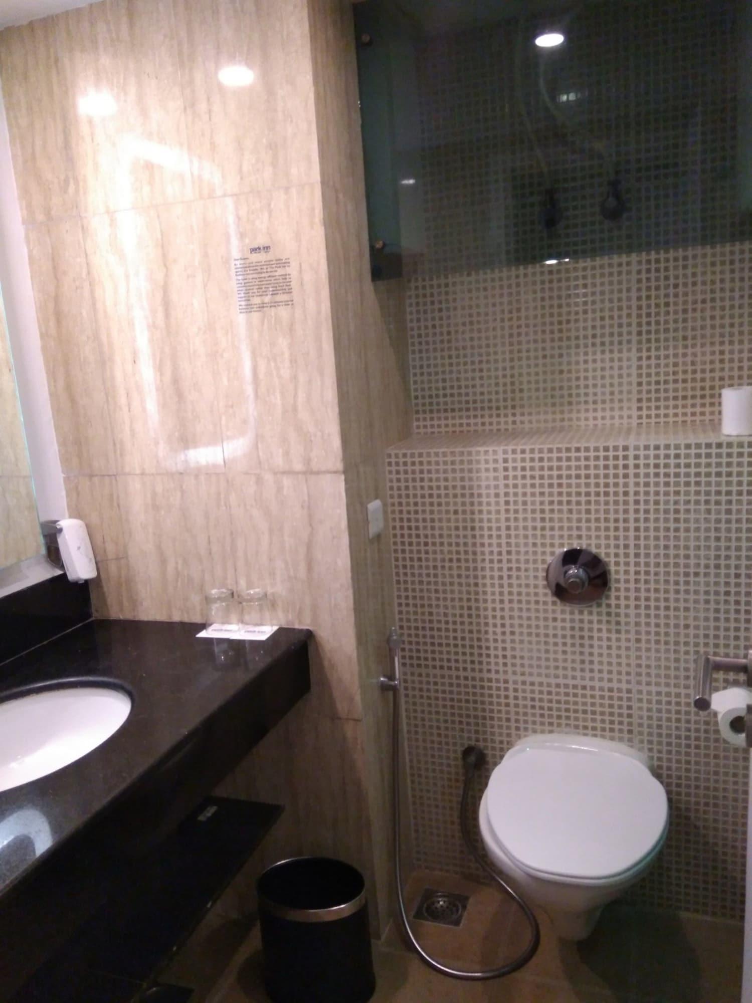 Park Inn By Radisson Amritsar Airport Buitenkant foto
