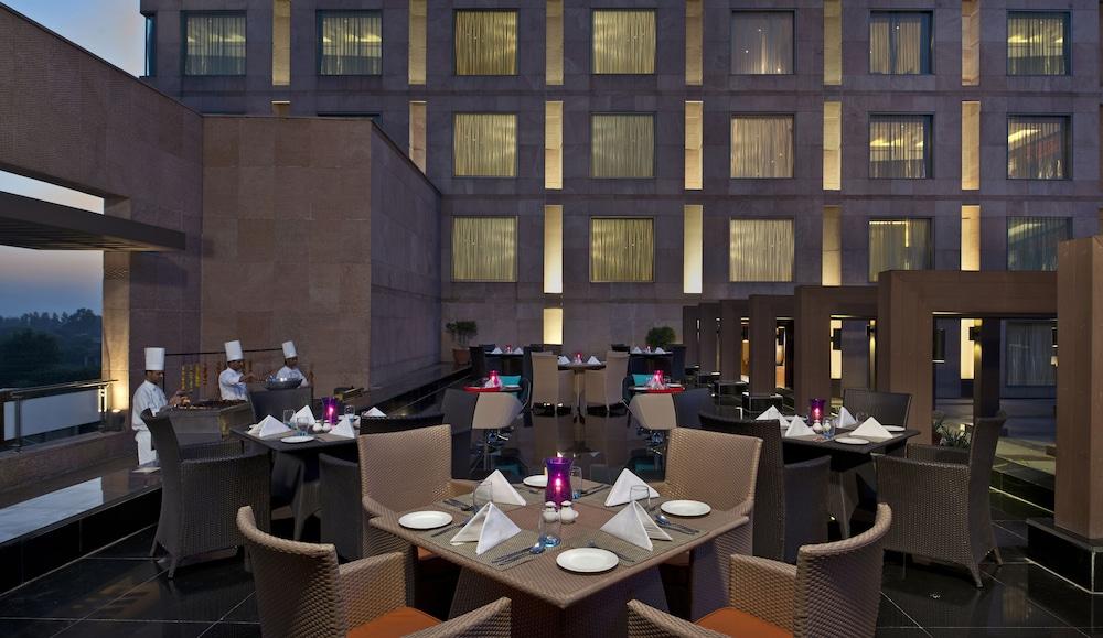 Park Inn By Radisson Amritsar Airport Buitenkant foto